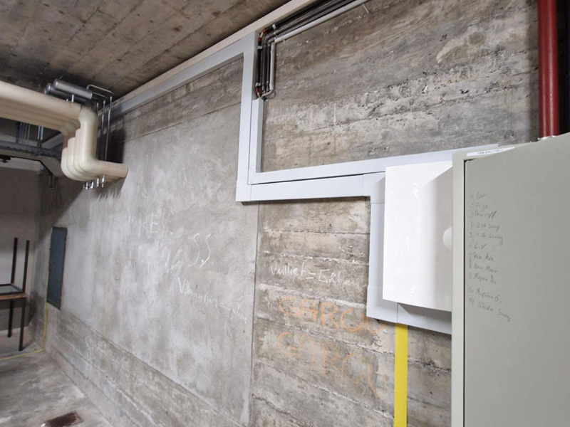 Réparation d'une enseigne et réalisation d'un tableau électrique 